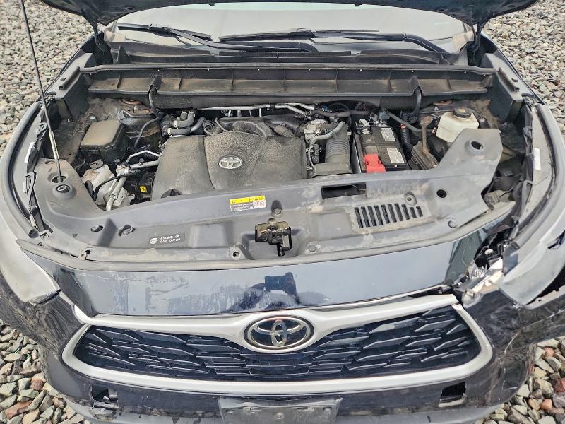 Photo 12 from auction – 2022 TOYOTA HIGHLANDER with VIN 5TDCZRBH3NS579404