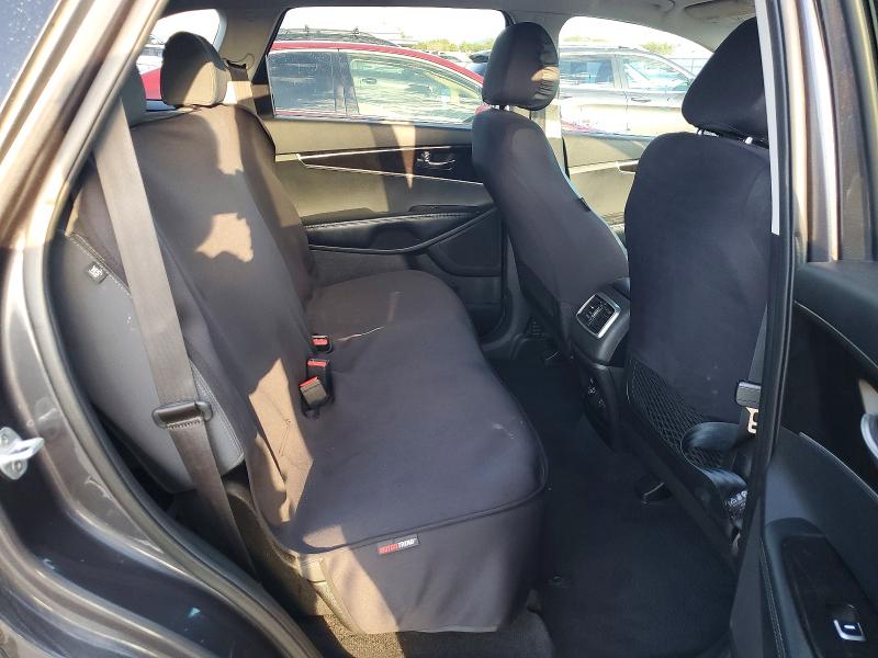 Photo 11 from auction – 2016 KIA SORENTO with VIN 5XYPG4A34GG166598