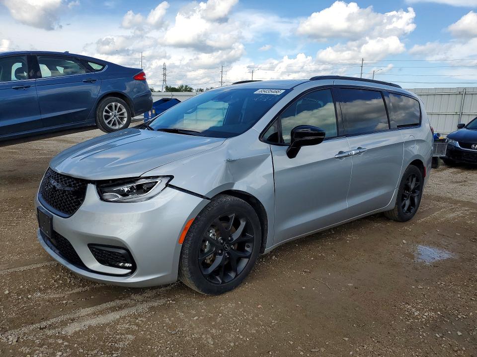CHRYSLER PACIFICA 2023 with VIN 2C4RC1GG5PR598836 - Photo from auction