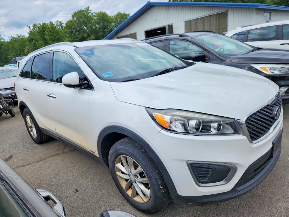 Photo 4 from auction – 2016 KIA SORENTO with VIN 5XYPGDA38GG087337