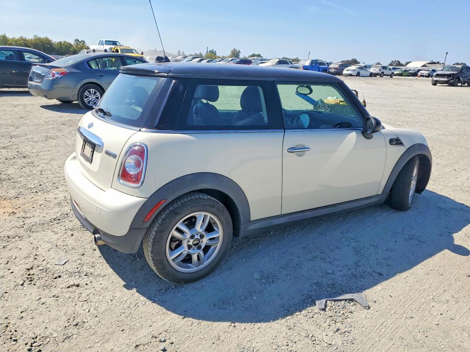 Photo 3 from auction – 2013 MINI COOPER with VIN WMWSU3C53DT691273