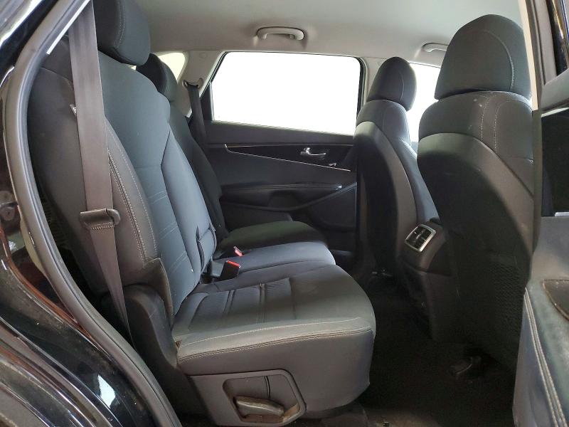 Photo 11 from auction – 2017 KIA SORENTO with VIN 5XYPGDA3XHG251981