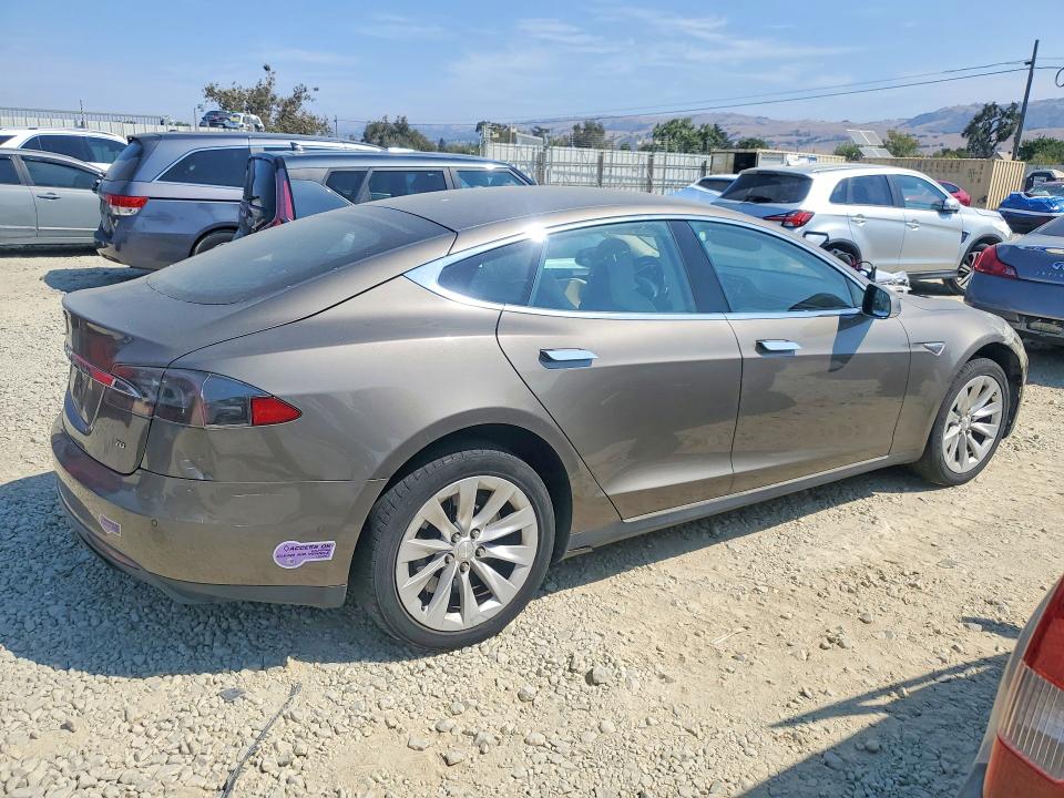 Photo 3 from auction – 2016 TESLA MODEL S with VIN 5YJSA1E13GF133974