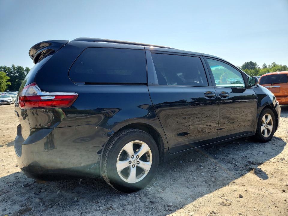 Photo 3 from auction – 2015 TOYOTA SIENNA with VIN 5TDKK3DCXFS572627