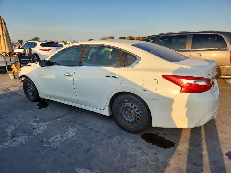 Photo 2 from auction – 2017 NISSAN ALTIMA with VIN 1N4AL3AP0HN324272