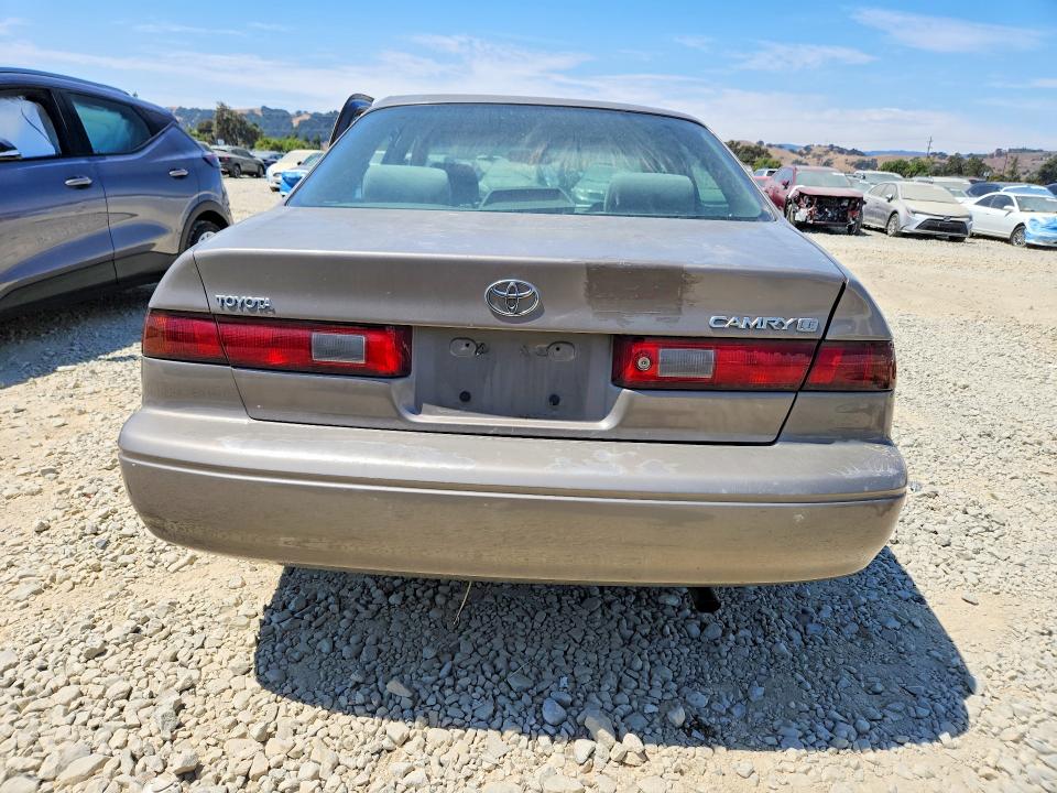 Снимка 6 от търг – 1999 TOYOTA CAMRY с VIN 4T1BG22KXXU606225