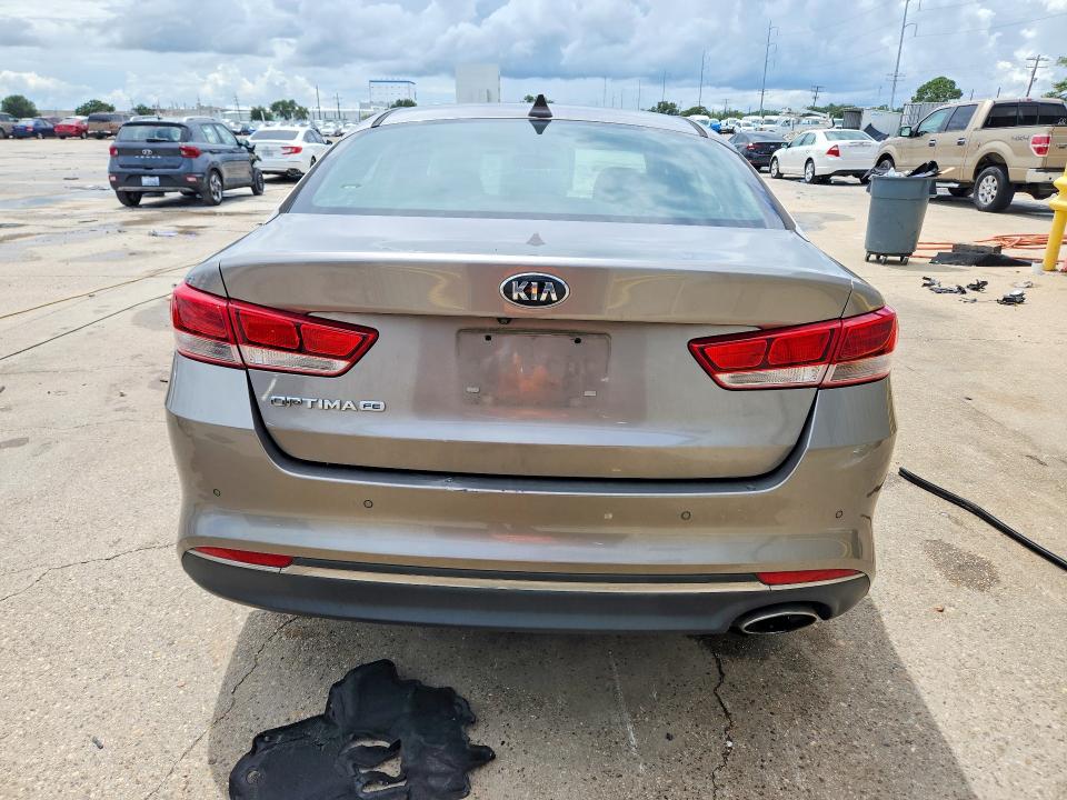 Photo 6 from auction – 2018 KIA OPTIMA with VIN 5XXGT4L32JG213938
