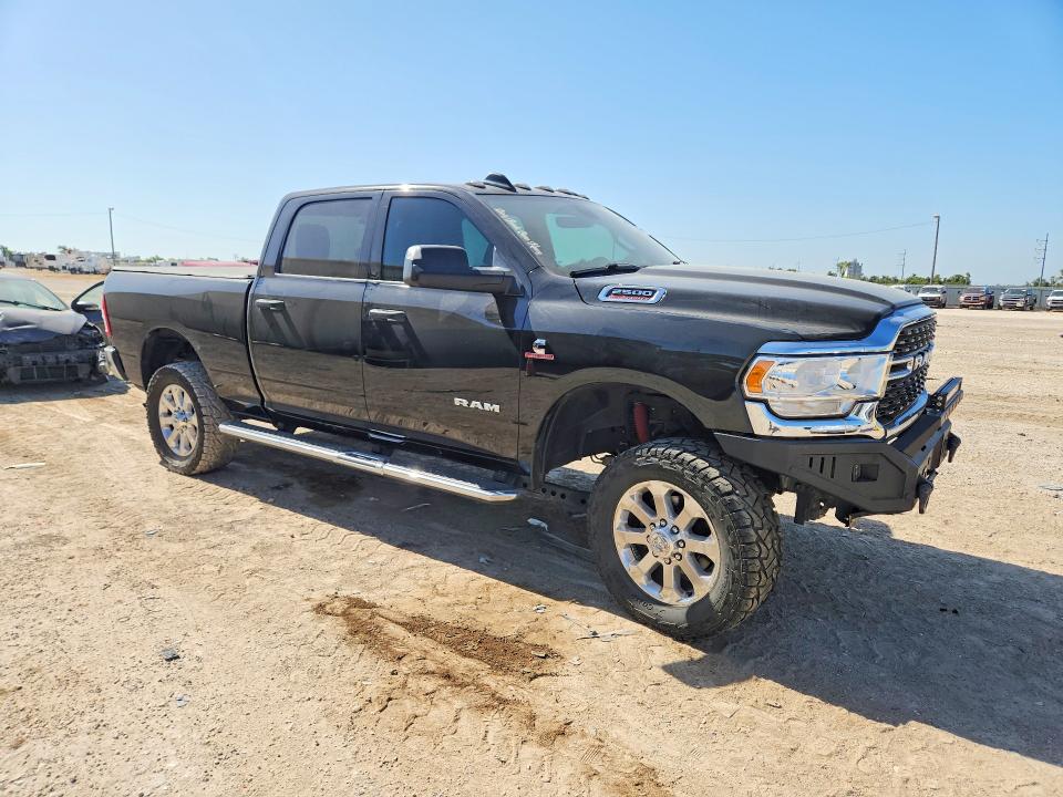 Фото 4 с аукциона – 2022 RAM 2500 с VIN 3C6UR5DL2NG319189