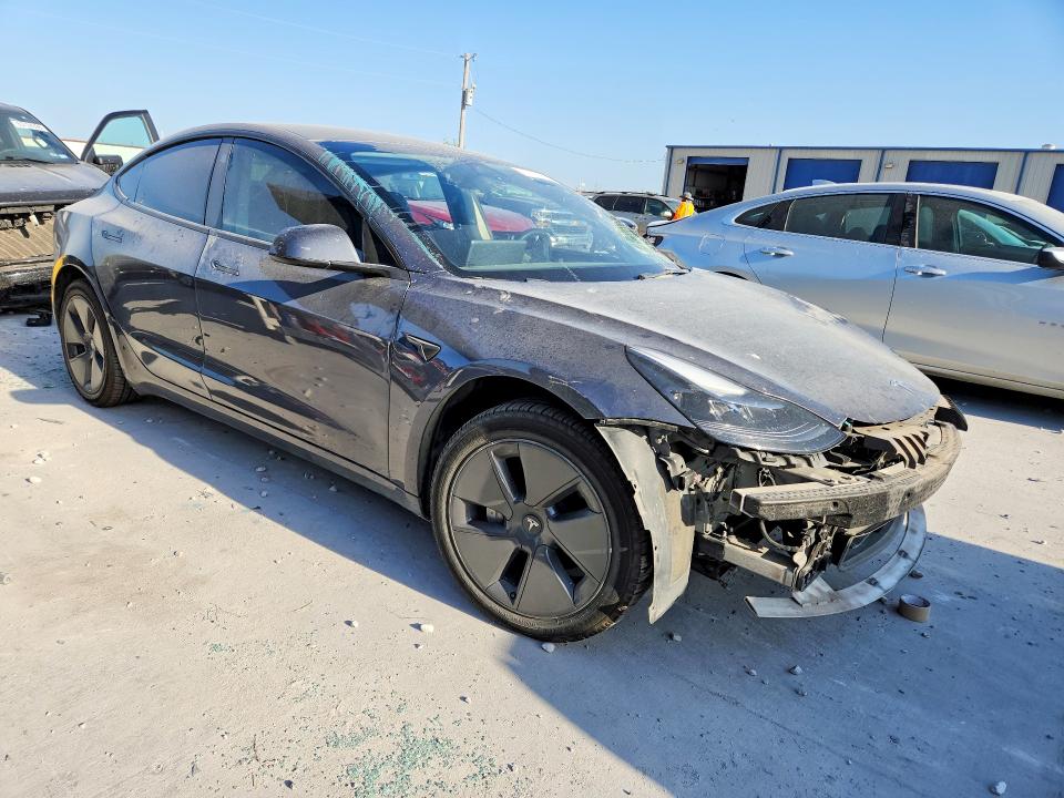 Photo 4 from auction – 2022 TESLA MODEL 3 with VIN 5YJ3E1EB7NF266512