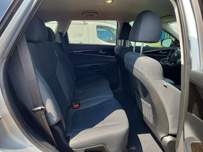 Photo 11 from auction – 2019 KIA SORENTO with VIN 5XYPG4A30KG582818