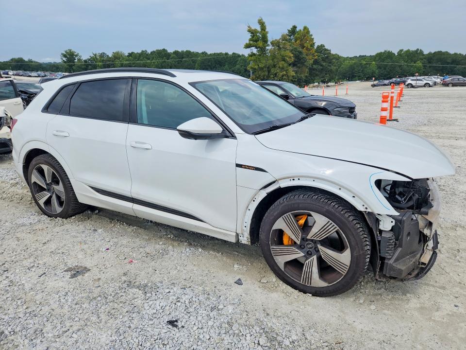 Photo 4 from auction – 2022 AUDI E-TRON with VIN WA1LAAGE8NB042262