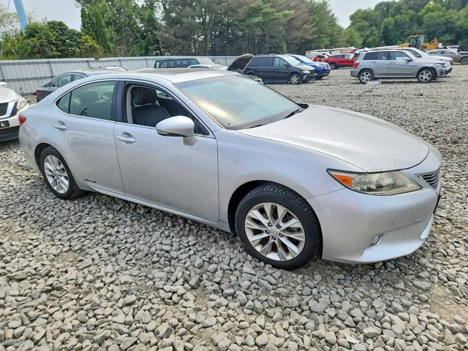 Photo 4 from auction – 2013 LEXUS ES with VIN JTHBW1GG0D2038157