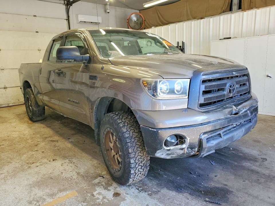 Photo 4 from auction – 2010 TOYOTA TUNDRA with VIN 5TFUY5F13AX147641