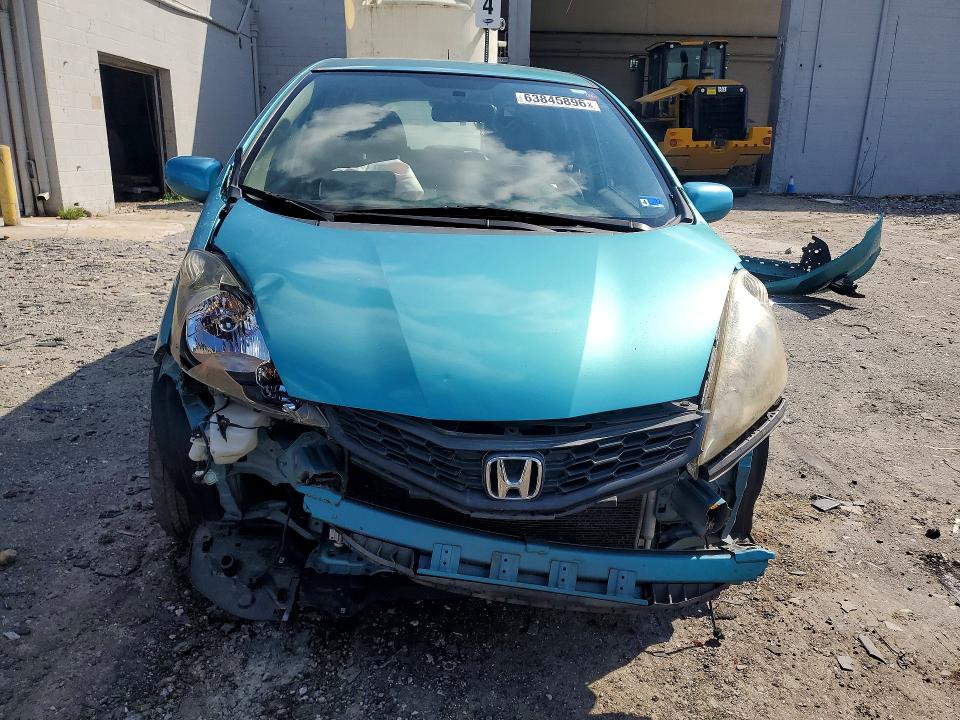Photo 5 from auction – 2013 HONDA FIT with VIN JHMGE8H59DC000970