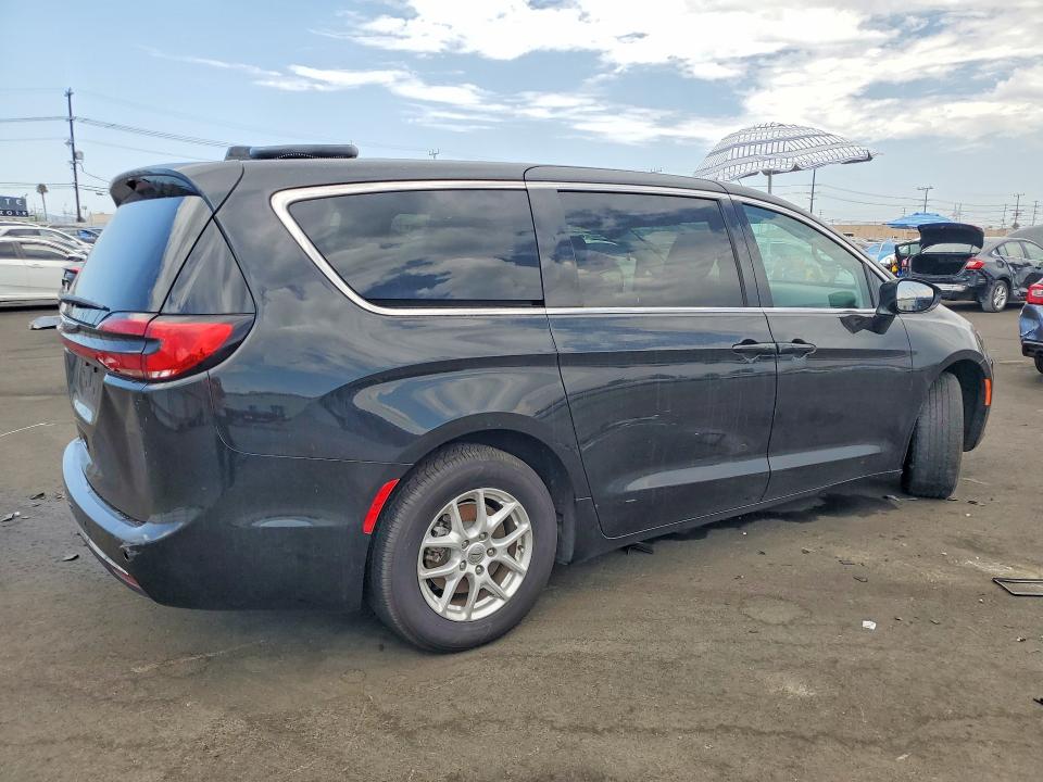 Zdjęcie 3 z aukcji – 2024 CHRYSLER PACIFICA z VIN 2C4RC1BG6RR101934