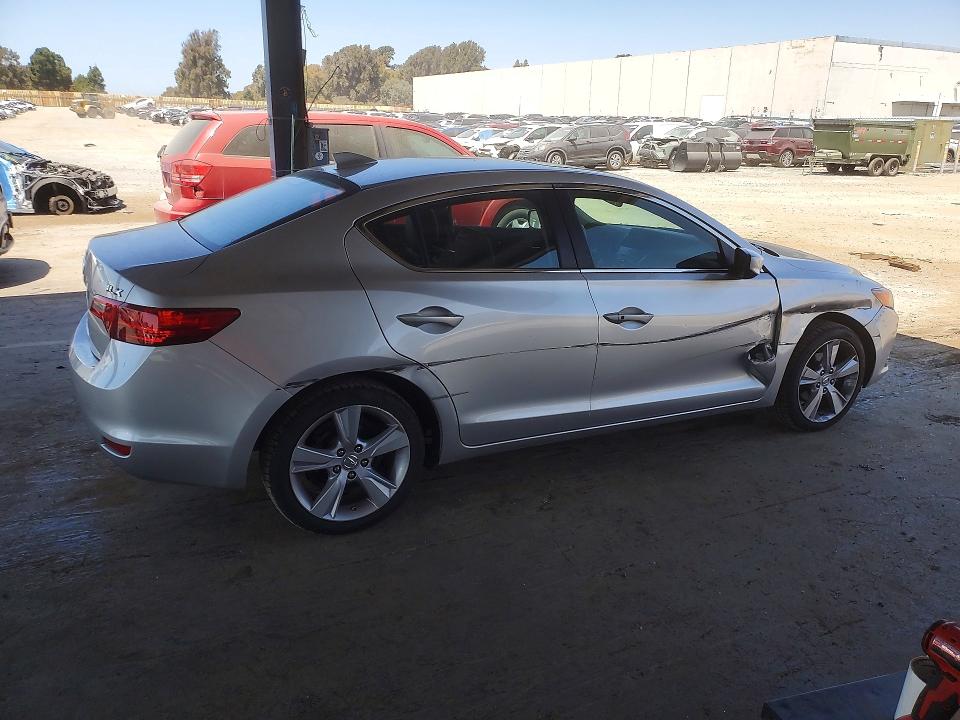 صورة رقم 3 من المزاد - 2015 ACURA ILX مع VIN 19VDE1F31FE002570