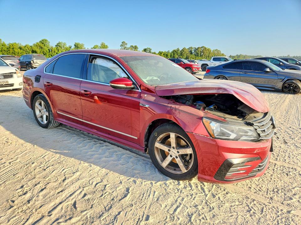 Снимка 4 от търг – 2017 VOLKSWAGEN PASSAT с VIN 1VWDT7A32HC072920