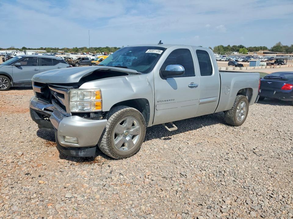 CHEVROLET SILVERADO 2011 with VIN 1GCRCSE02BZ422823 - Photo from auction