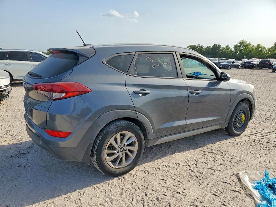 Photo 3 from auction – 2017 HYUNDAI TUCSON with VIN KM8J33A44HU266166