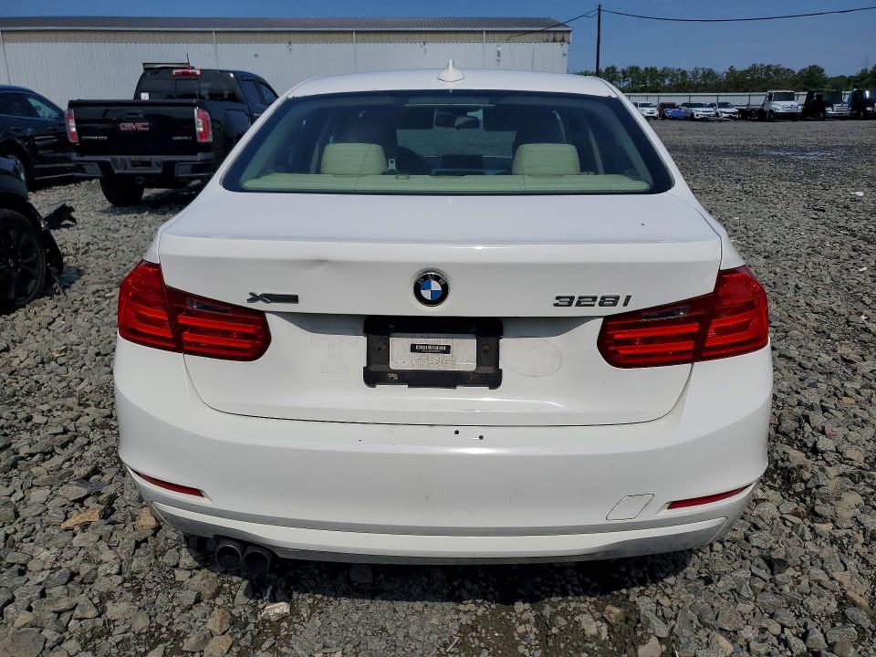 Photo 6 from auction – 2013 BMW 3 SERIES with VIN WBA3B5C57DF597997