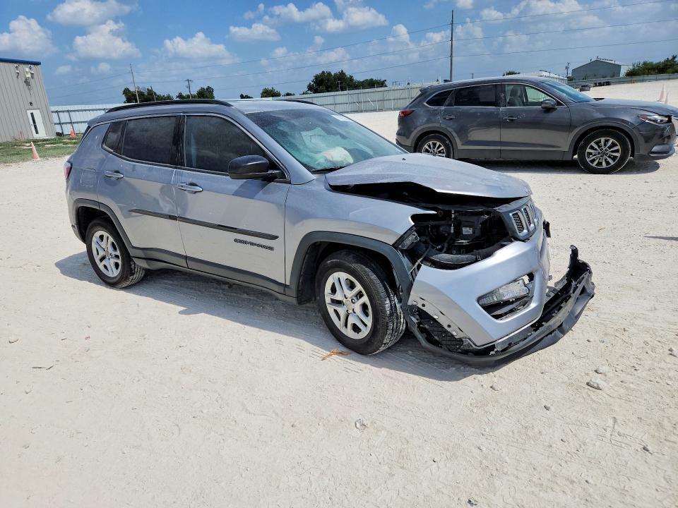 Photo 4 from auction – 2019 JEEP COMPASS with VIN 3C4NJCAB6KT769550
