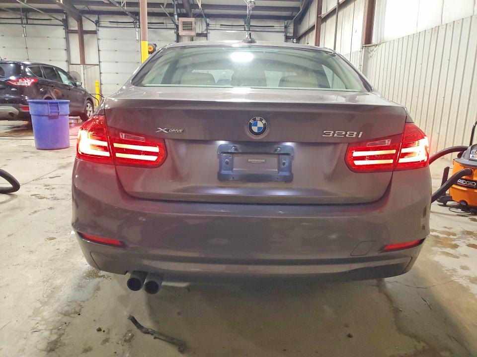 Photo 6 from auction – 2013 BMW 328 with VIN WBA3B3C52DJ810937
