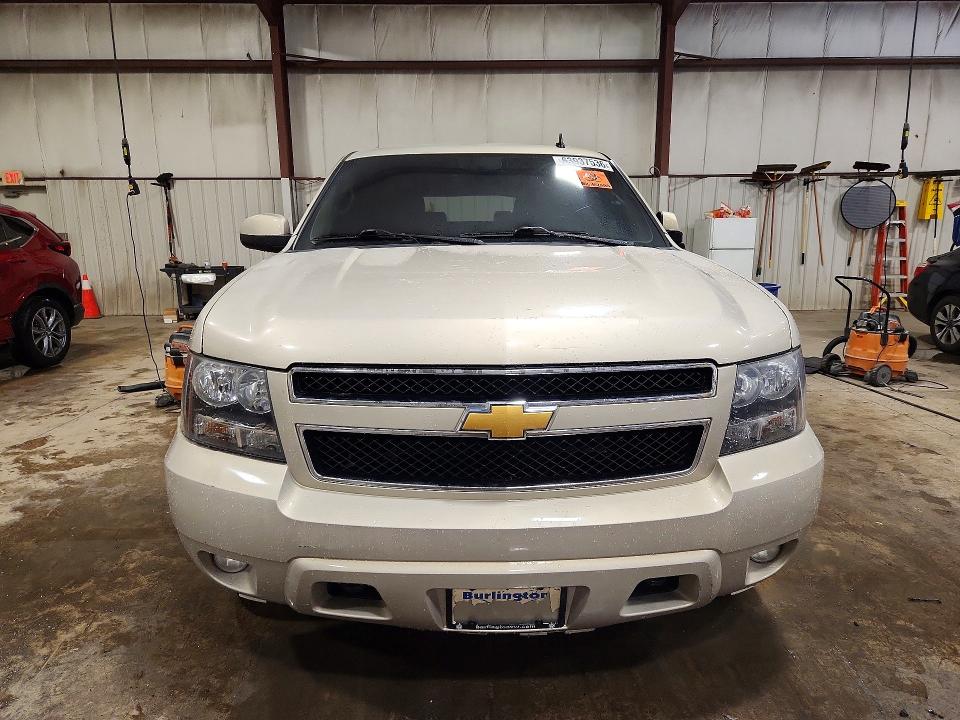 Снимка 5 от търг – 2012 CHEVROLET SUBURBAN с VIN 1GNSKJE75CR296493