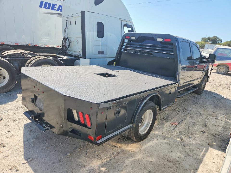 Photo 3 from auction – 2018 FORD F350 with VIN 1FD8W3HT3JEC18533