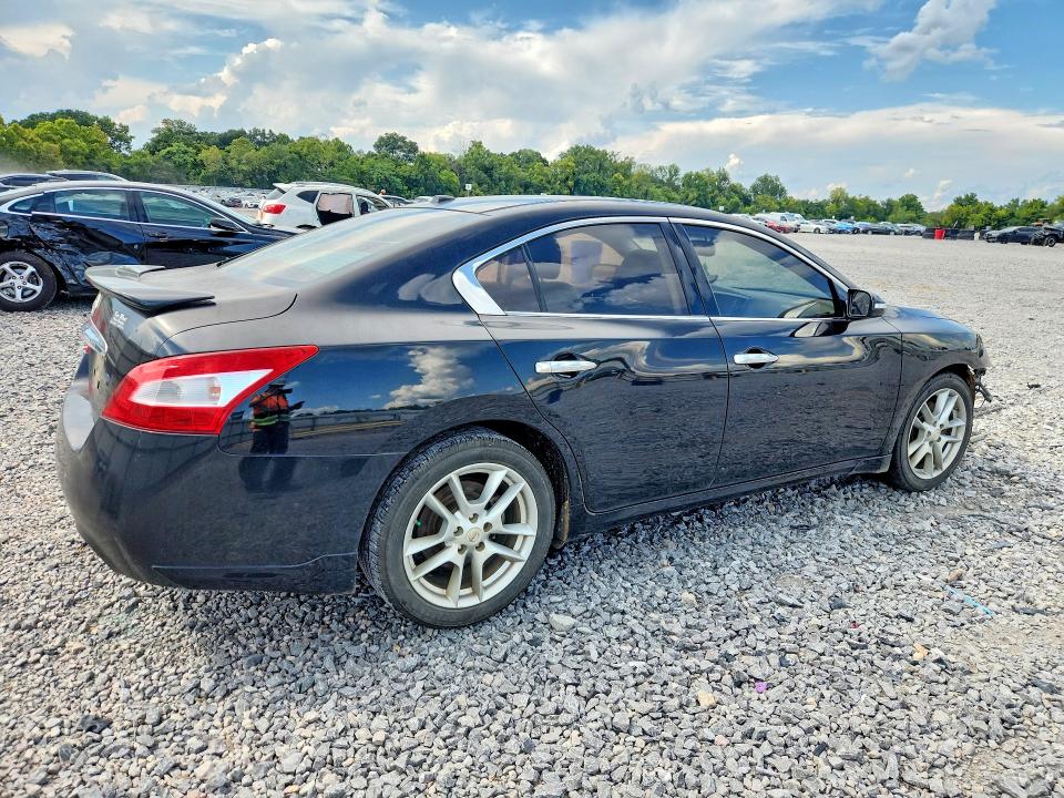 Photo 3 from auction – 2010 NISSAN MAXIMA with VIN 1N4AA5AP5AC833728