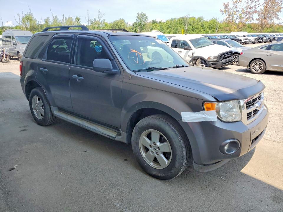 Photo 4 from auction – 2009 FORD ESCAPE with VIN 1FMCU03G39KC59539