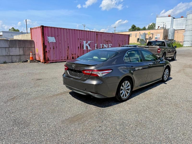Photo 4 from auction – 2018 TOYOTA CAMRY with VIN 4T1B11HK9JU577102