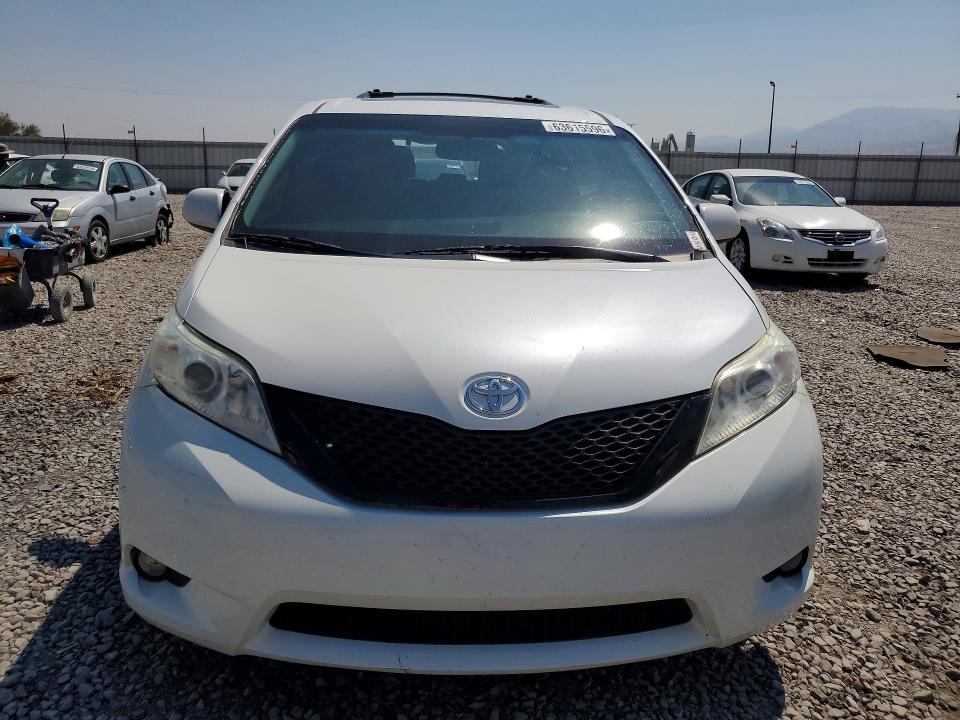 Photo 5 from auction – 2016 TOYOTA SIENNA with VIN 5TDYK3DC9GS713361