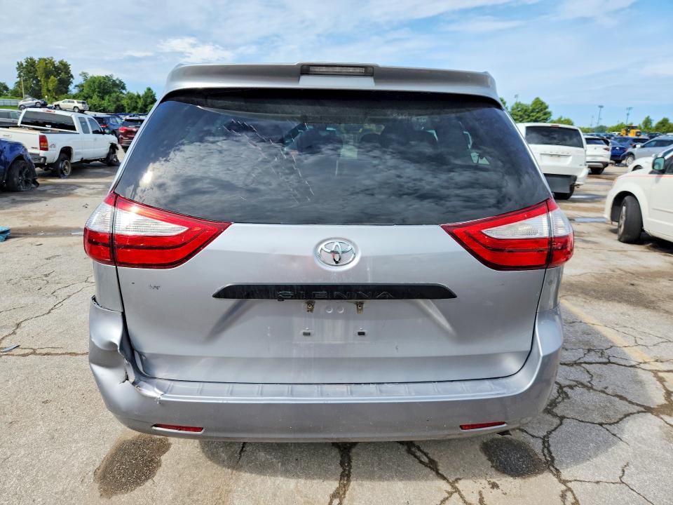 Photo 6 from auction – 2018 TOYOTA SIENNA with VIN 5TDZZ3DC0JS959545