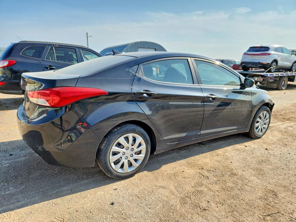 Photo 3 from auction – 2012 HYUNDAI ELANTRA with VIN 5NPDH4AE5CH125840