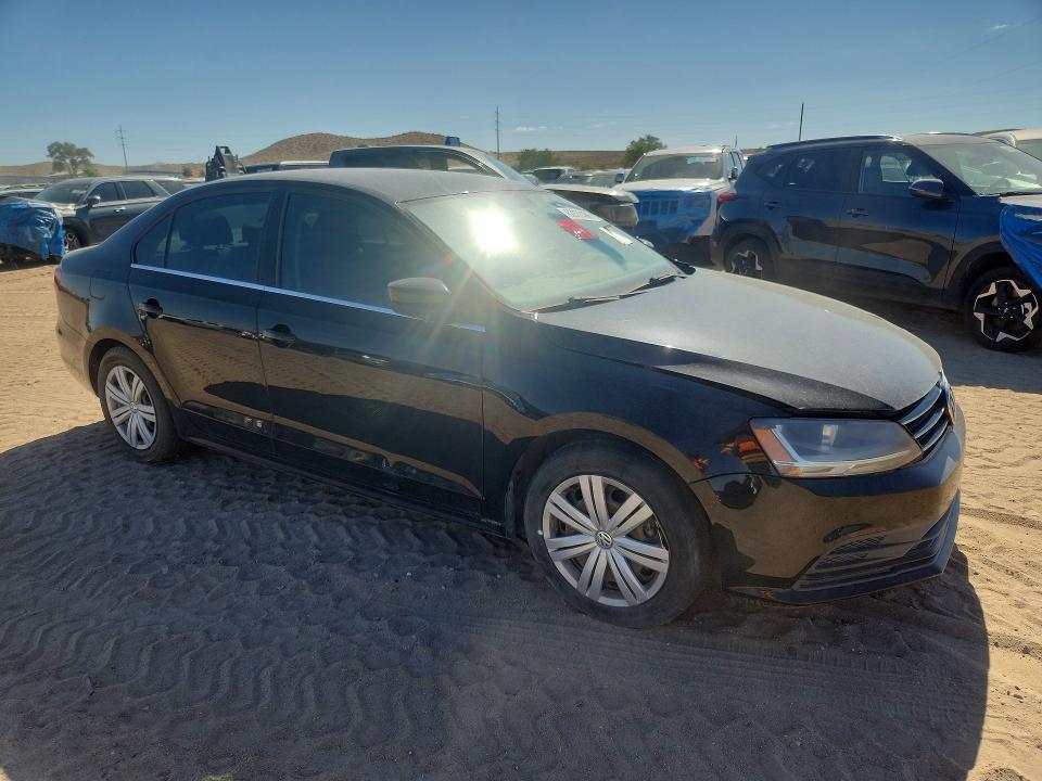 Photo 4 from auction – 2017 VOLKSWAGEN JETTA with VIN 3VW2B7AJ4HM328403