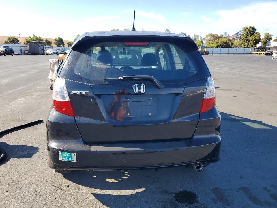 Photo 6 from auction – 2010 HONDA FIT with VIN JHMGE8H47AC031668