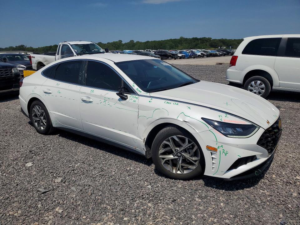 Photo 4 from auction – 2022 HYUNDAI SONATA with VIN KMHL64JA2NA235717