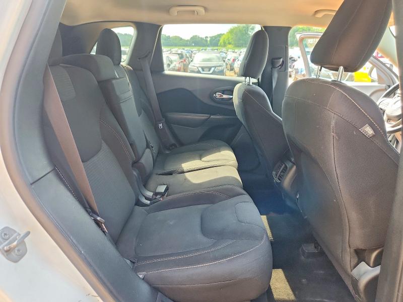 Снимка 11 от търг – 2016 JEEP CHEROKEE с VIN 1C4PJLCB7GW110223