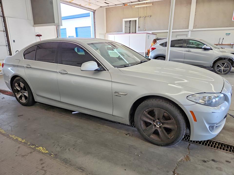 Photo 4 from auction – 2012 BMW 528 with VIN WBAXH5C50CDW06422