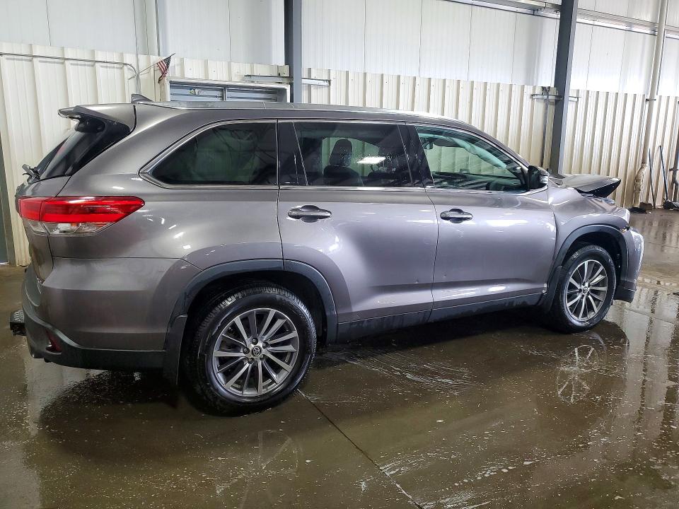 Photo 3 from auction – 2019 TOYOTA HIGHLANDER with VIN 5TDJZRFH7KS565017