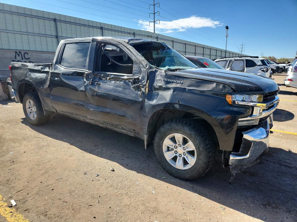 Photo 4 from auction – 2021 CHEVROLET SILVERADO with VIN 1GCUYDED3MZ396553