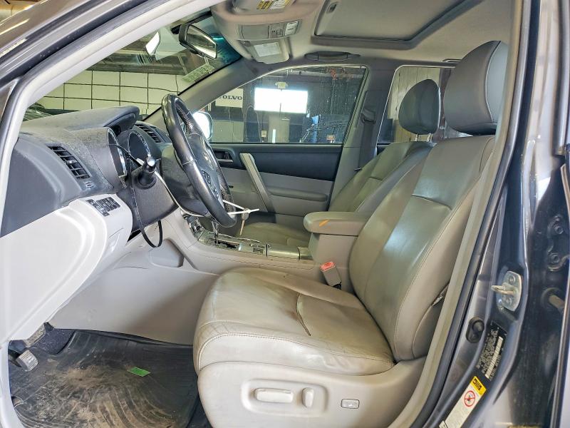 Photo 7 from auction – 2011 TOYOTA HIGHLANDER with VIN 5TDBK3EH0BS090382