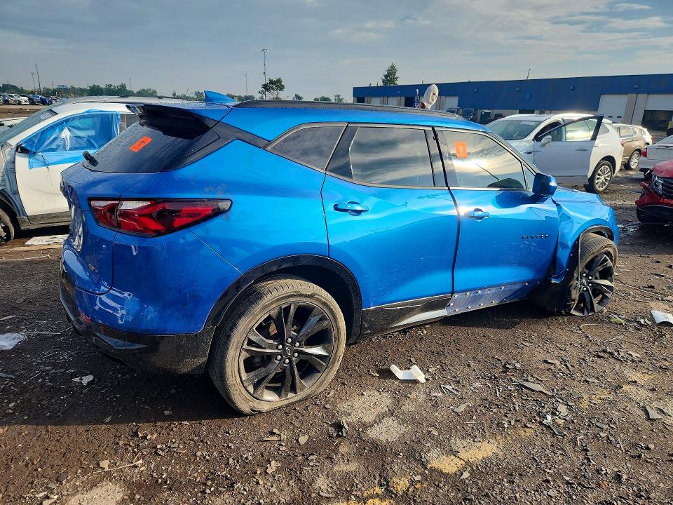 Photo 3 from auction – 2020 CHEVROLET BLAZER with VIN 3GNKBKRSXLS660585