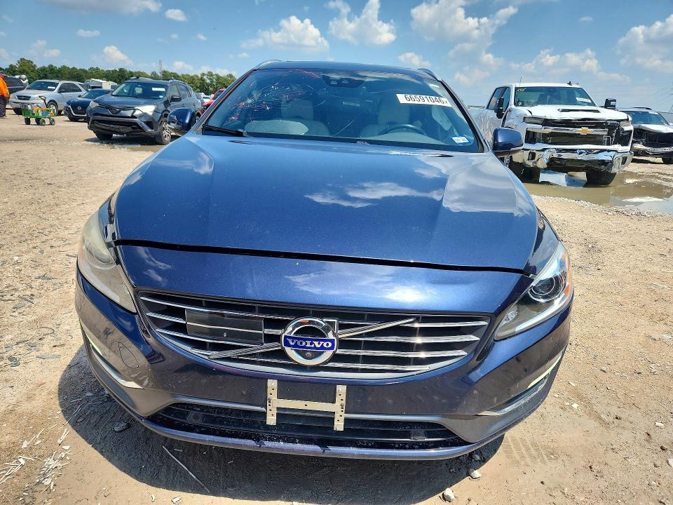 Photo 5 from auction – 2015 VOLVO V60 with VIN YV140MEM5F1240811