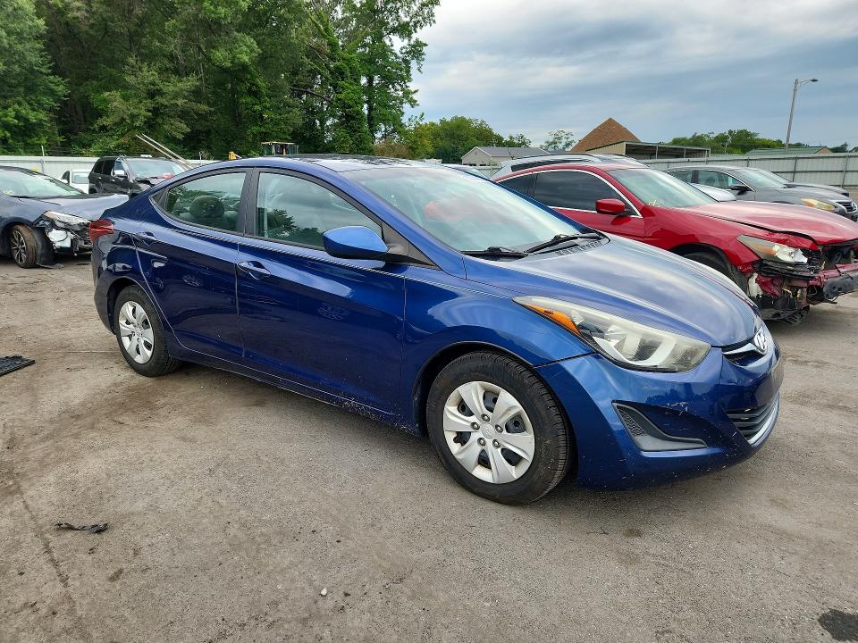 Photo 4 from auction – 2016 HYUNDAI ELANTRA with VIN 5NPDH4AE4GH726937