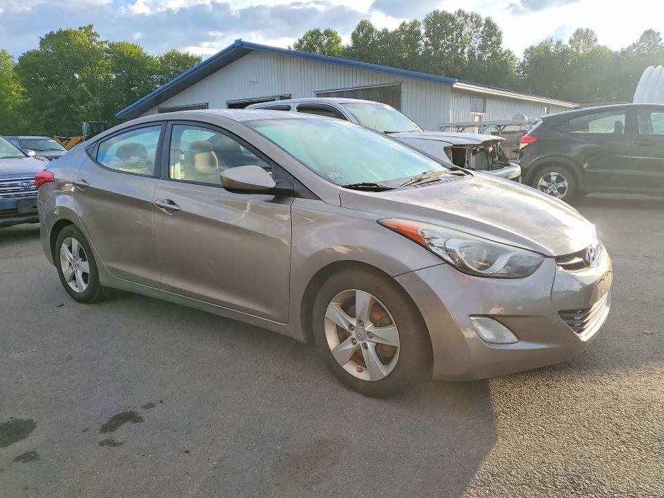 Photo 4 from auction – 2013 HYUNDAI ELANTRA with VIN 5NPDH4AEXDH310791