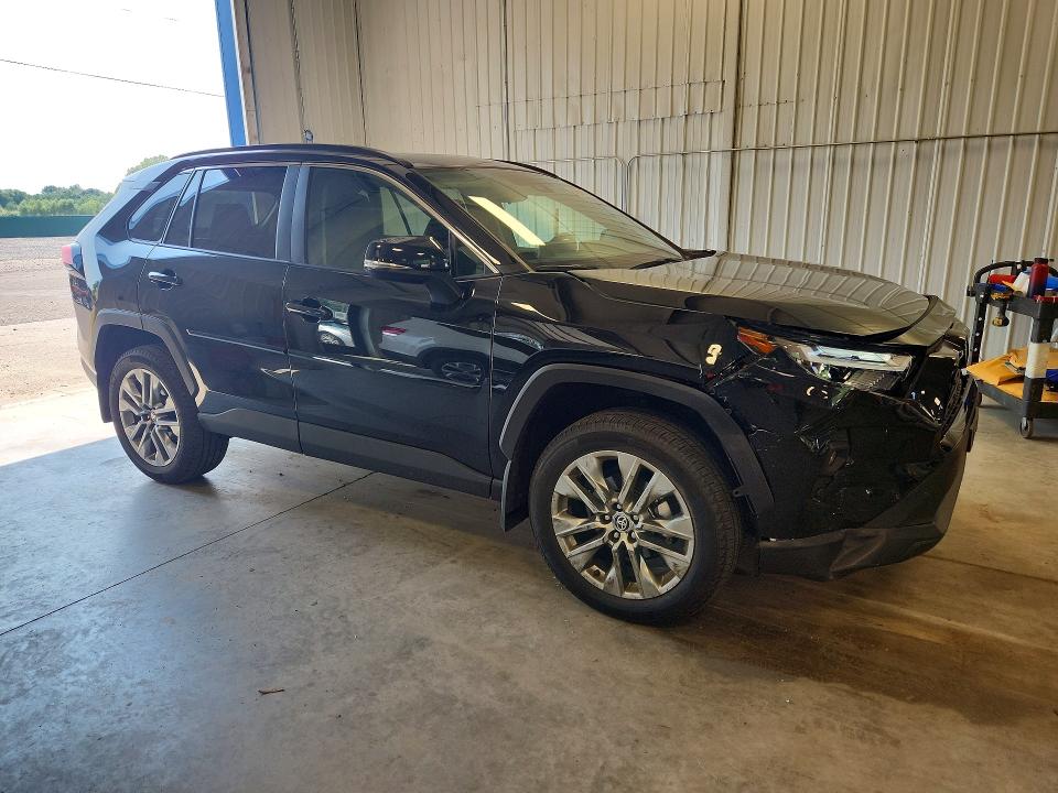 Photo 4 from auction – 2025 TOYOTA RAV4 with VIN 2T3A1RFV4SW559476