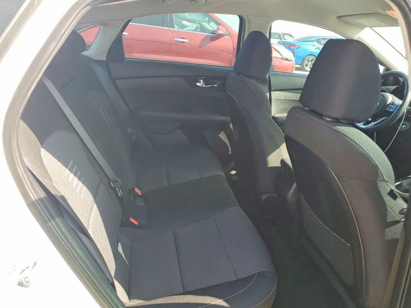Photo 10 from auction – 2019 KIA FORTE with VIN 3KPF34AD9KE041490