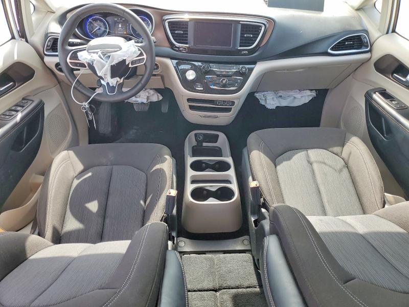 Photo 8 from auction – 2023 CHRYSLER VOYAGER with VIN 2C4RC1CG4PR625594