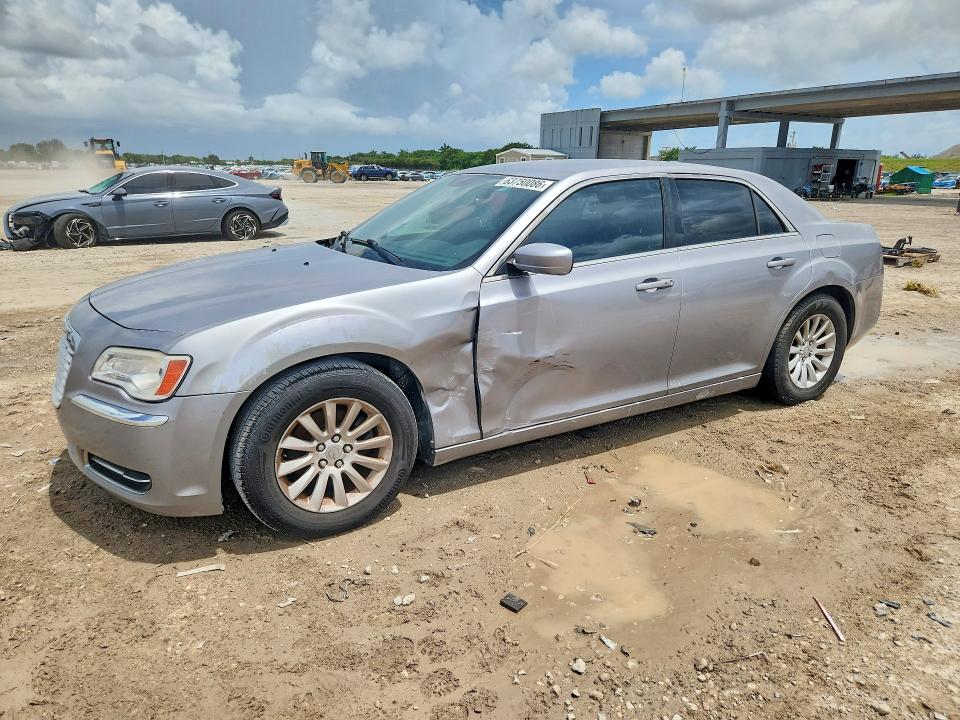 CHRYSLER 300 2014 with VIN 2C3CCAAG6EH141670 - Photo from auction